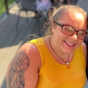 Meet your Posher, Courtney